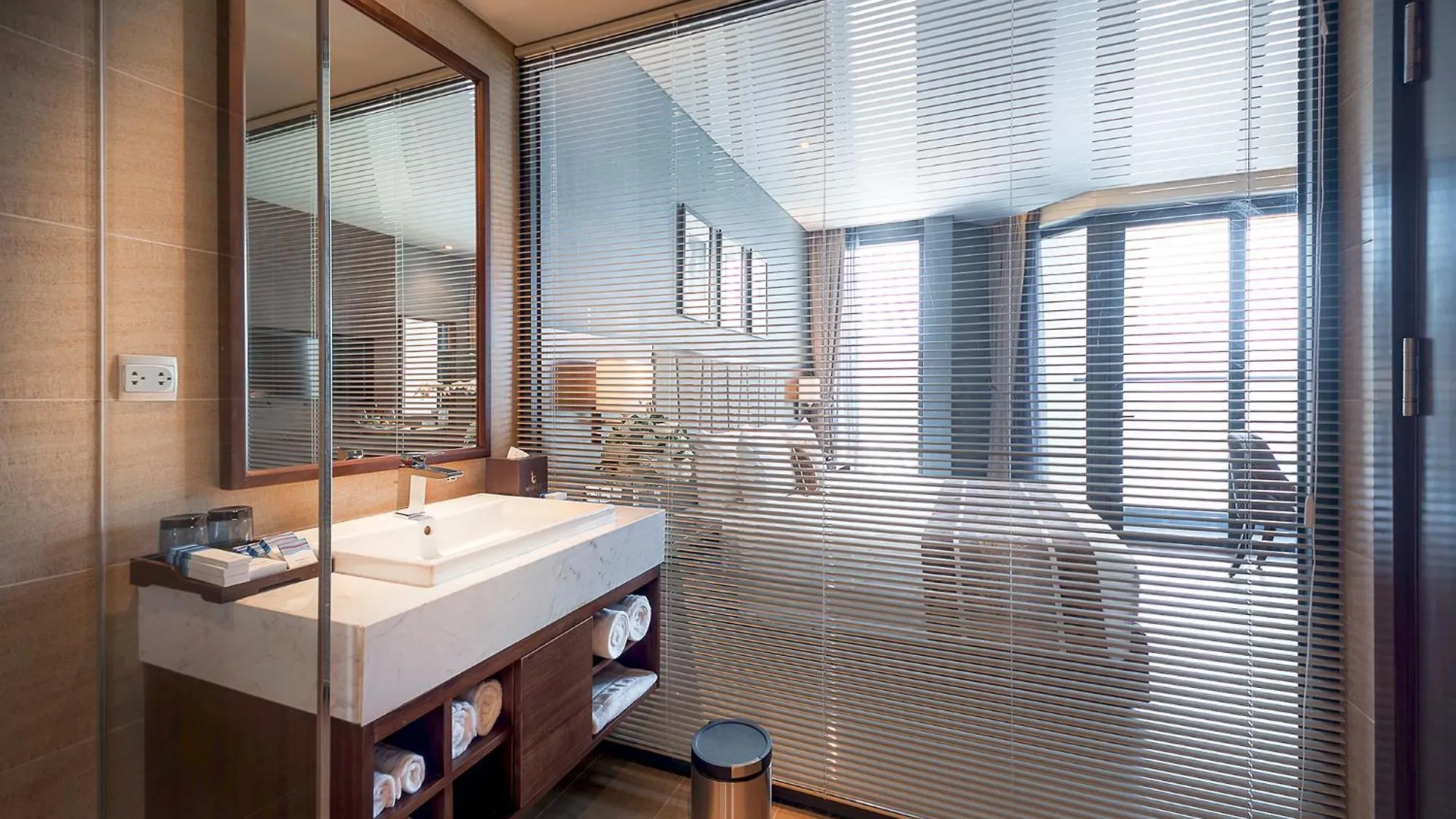 Boton Blue Hotel & Spa Нячанг